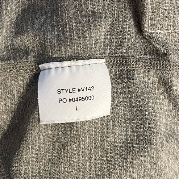 Vuori Men’s Zephyr pocket Tank L - Picture 3 of 5